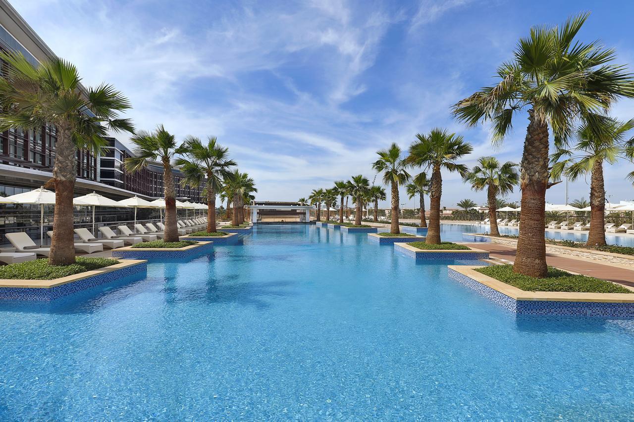 Marriott Hotel Al Forsan, Abu Dabi Exterior foto The swimming pool at the hotel
