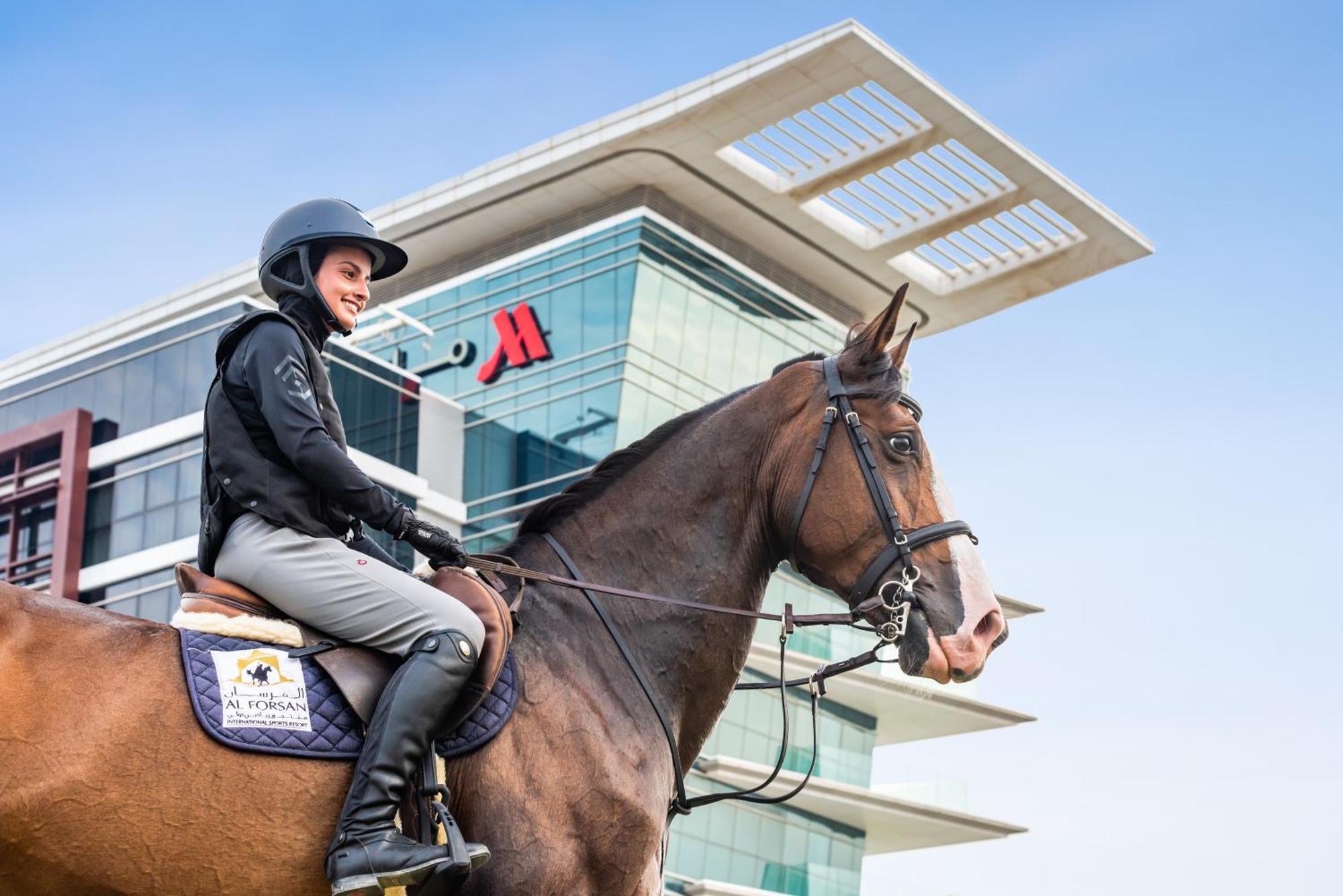 Marriott Hotel Al Forsan, Abu Dabi Exterior foto Al Jaddaf Equestrian Centre