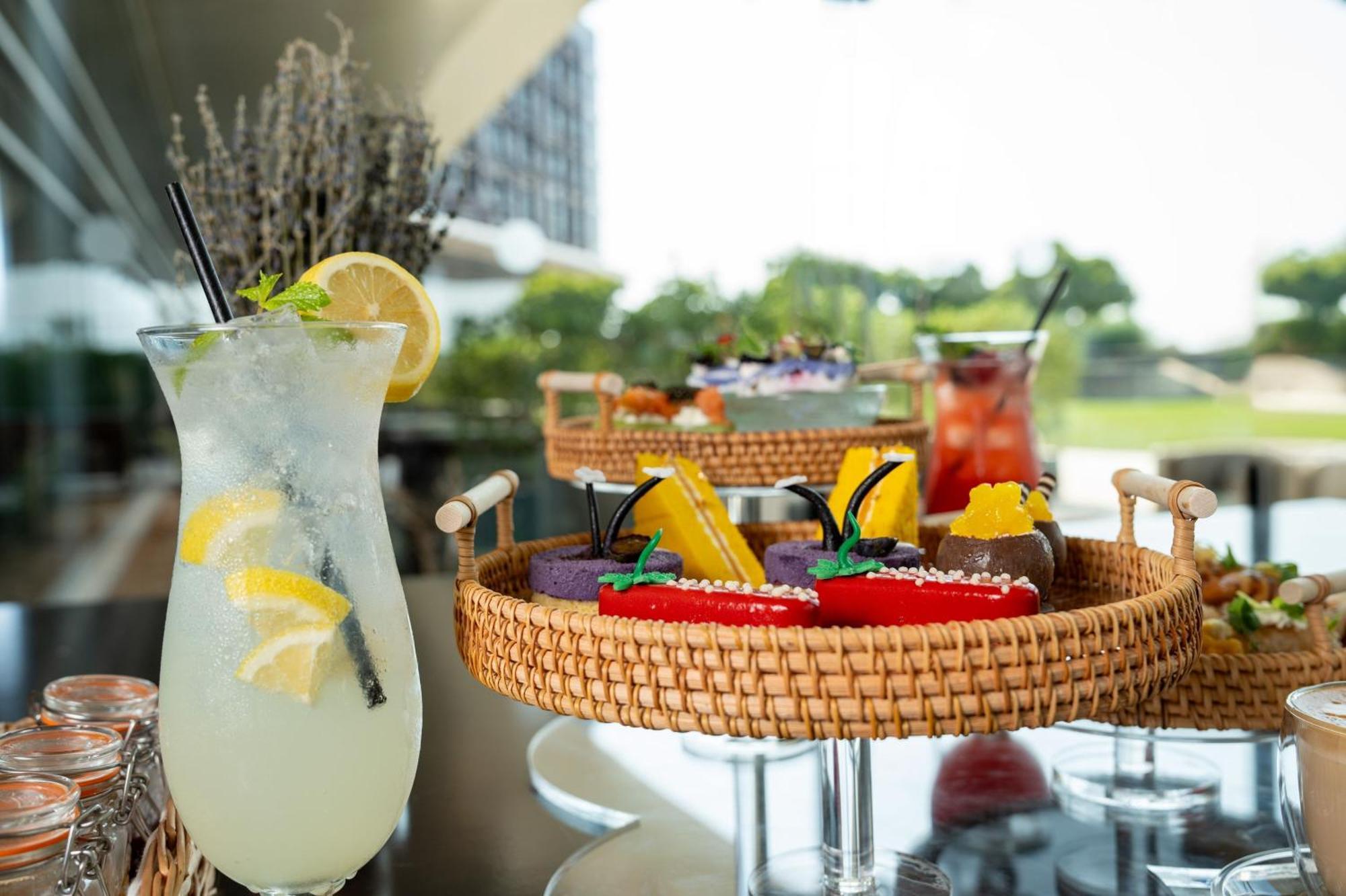 Marriott Hotel Al Forsan, Abu Dabi Exterior foto A lemonade drink