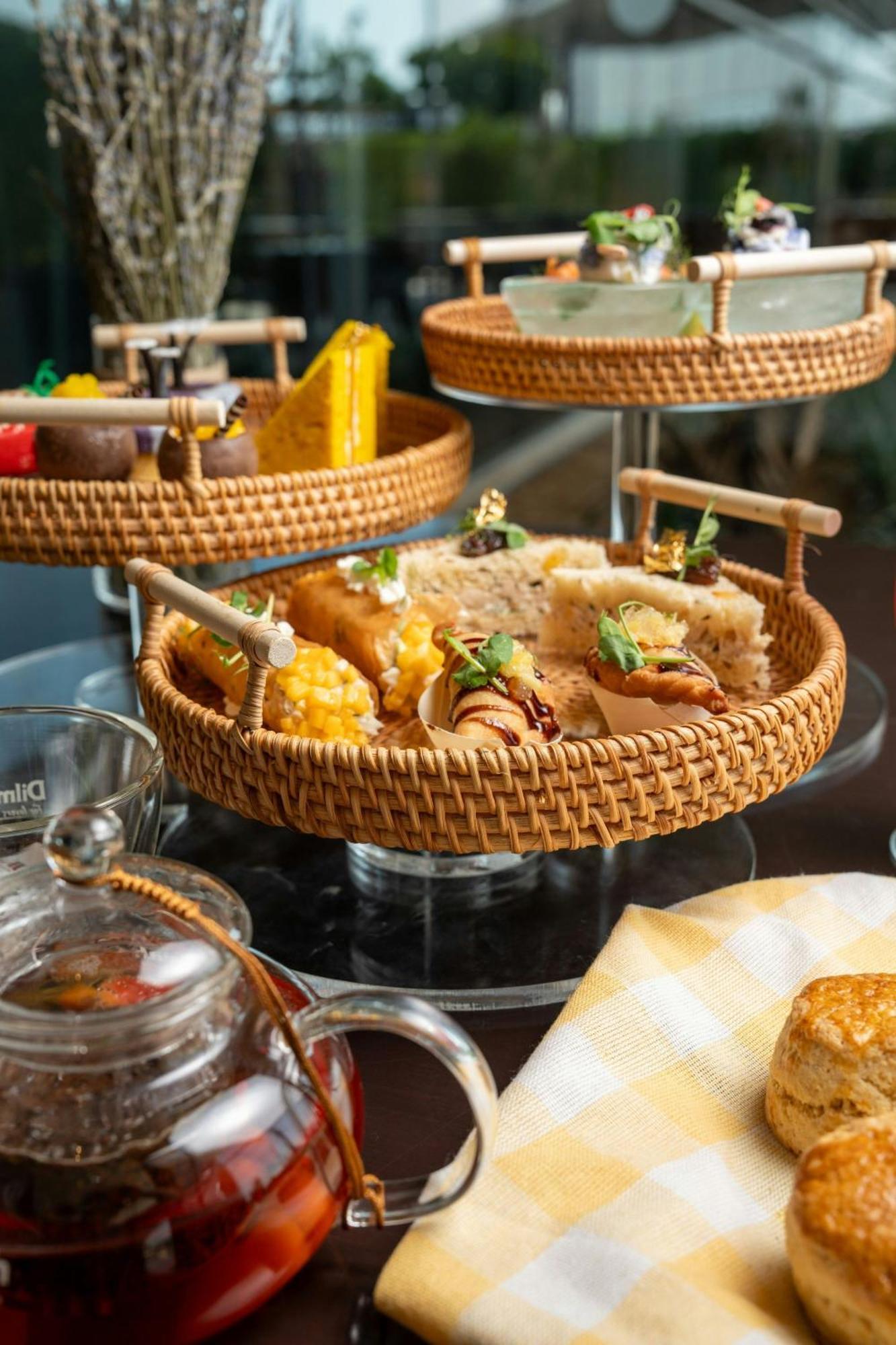 Marriott Hotel Al Forsan, Abu Dabi Exterior foto A plate of bánh bèo