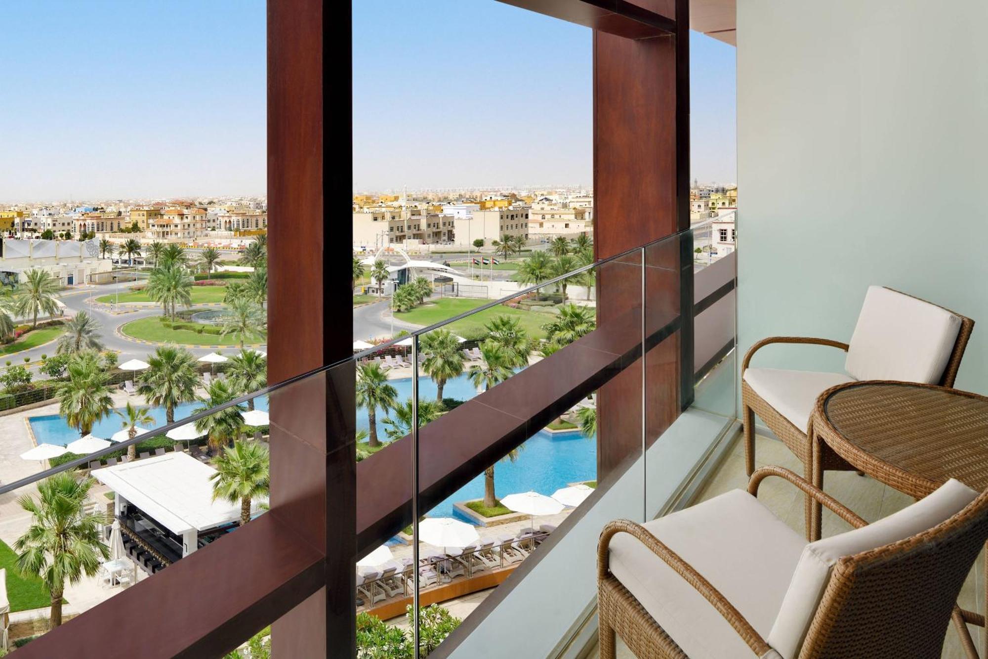 Marriott Hotel Al Forsan, Abu Dabi Exterior foto View from a balcony
