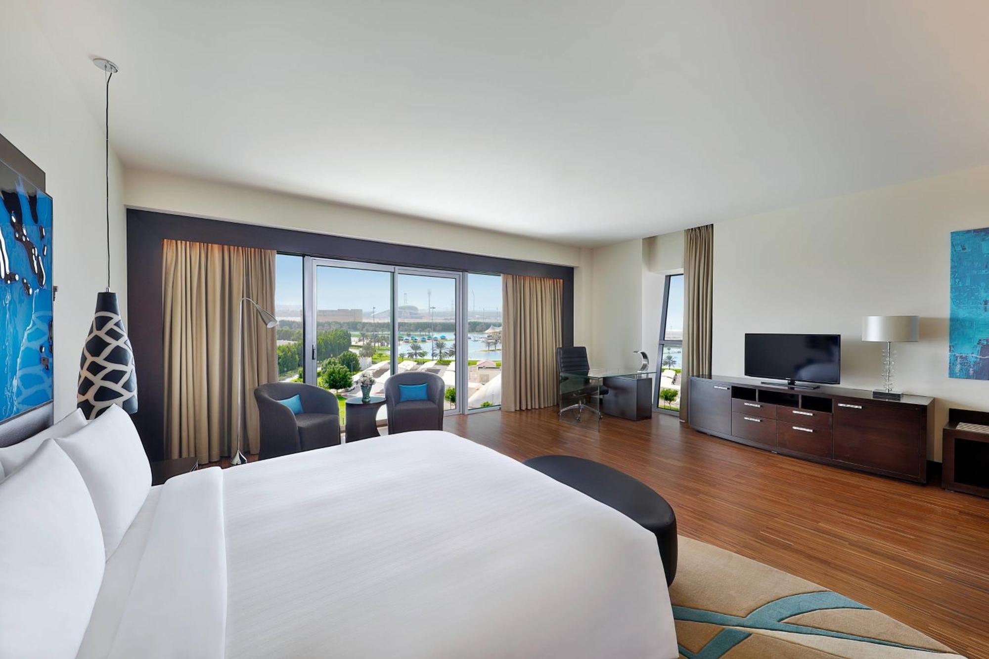 Marriott Hotel Al Forsan, Abu Dabi Exterior foto A guest room at the hotel
