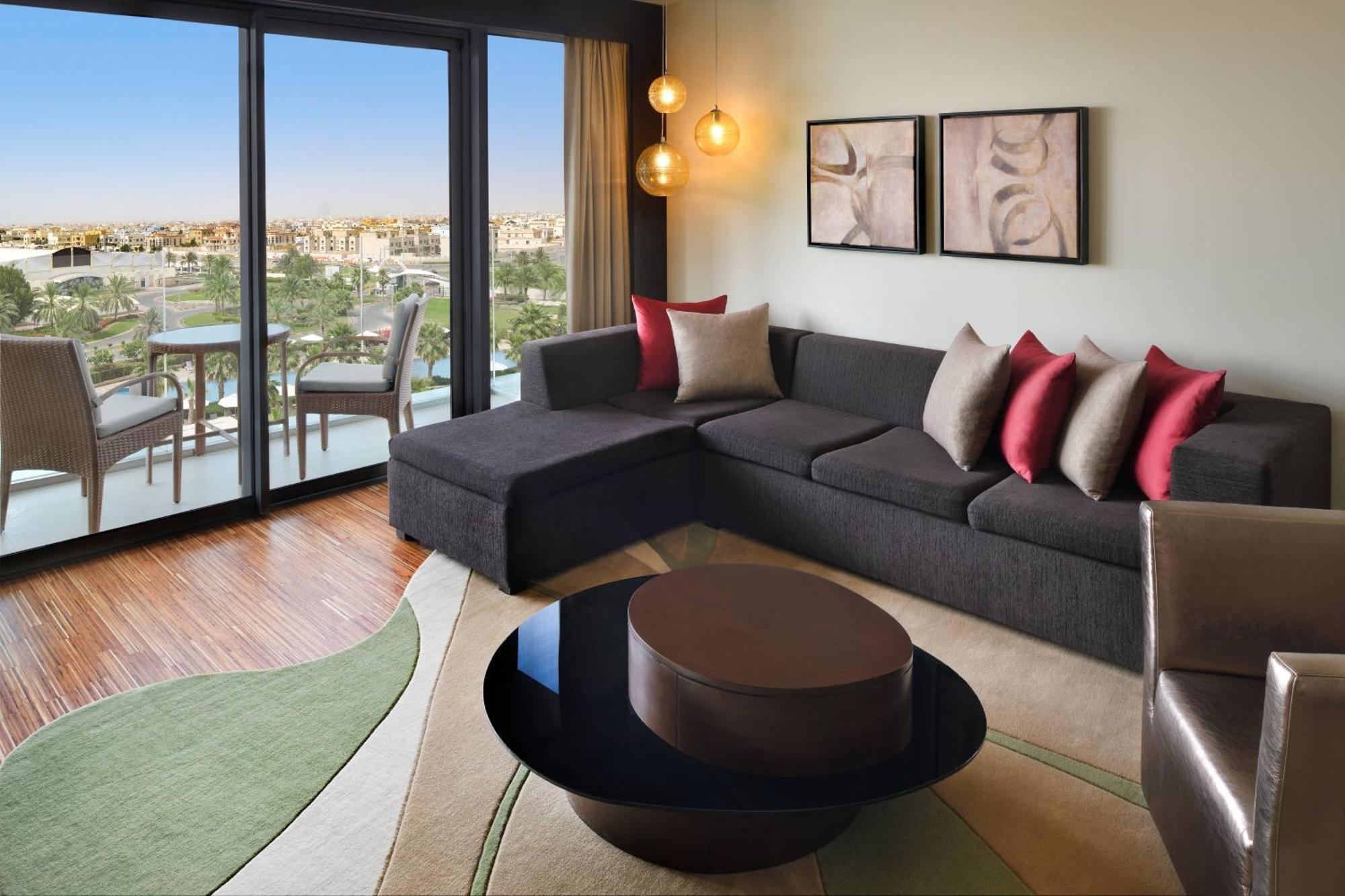 Marriott Hotel Al Forsan, Abu Dabi Exterior foto A living room at the Jumeirah Emirates Towers Hotel